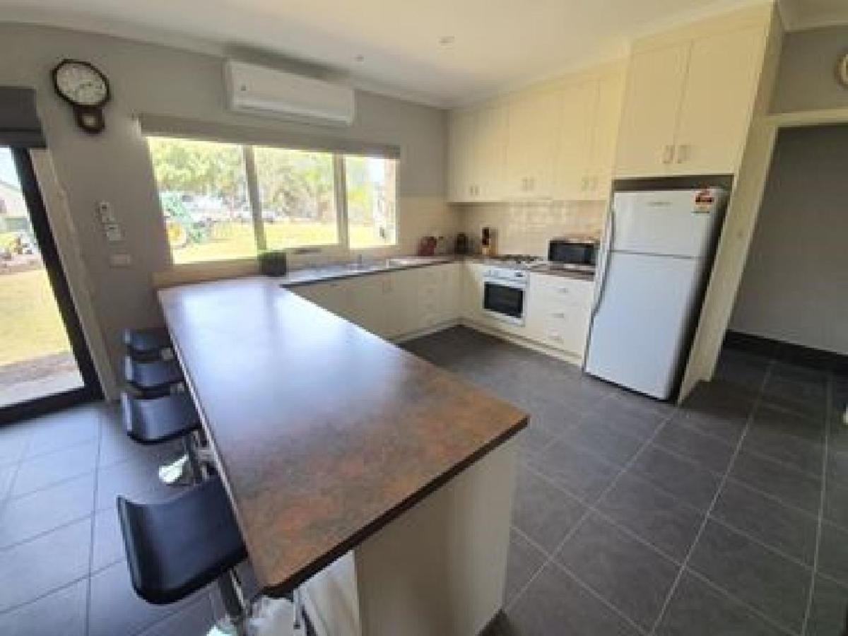 Pleasant Hill Bnb เมาท์แกมเบีย ภายนอก รูปภาพ